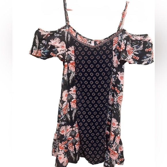 Cold Shoulder Mini Dress. - Picture 3 of 3